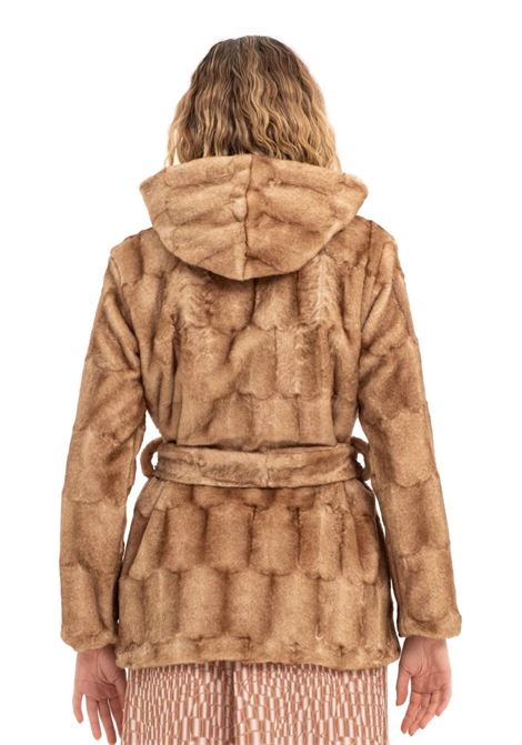 ECO-VISONE CON CAPPUCCIO E FUSCIACCA IN VITA VALENTINA RIO | Pellicce | V8279/01434